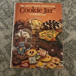 The Southern Heritage Vintage Cookie Jar Cookbook 1985